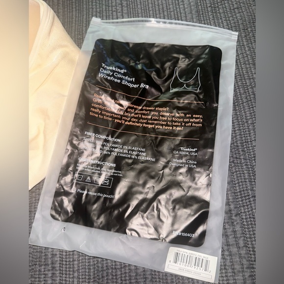 Truekind || NWT || Daily Comfort Wirefree Shaper Bra Beige - Picture 5 of 6